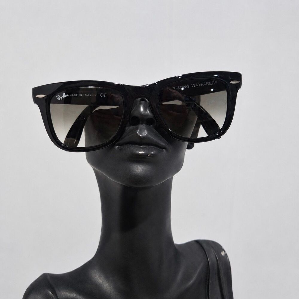 Ray-Ban Folding Wayfarer Classic Black/Light Grey Gradient RB4105 Sunglasses - Picture 2 of 11